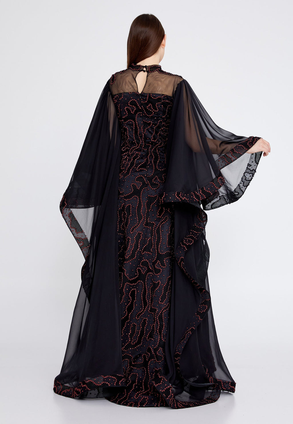 Long and chic evening dress