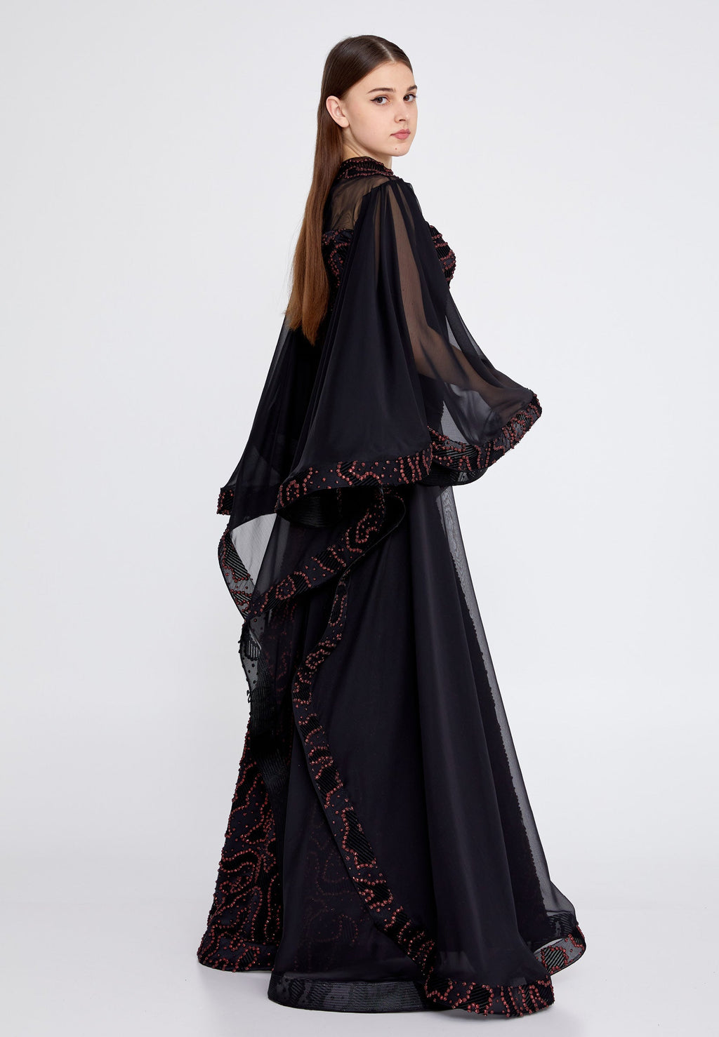 Long and chic evening dress