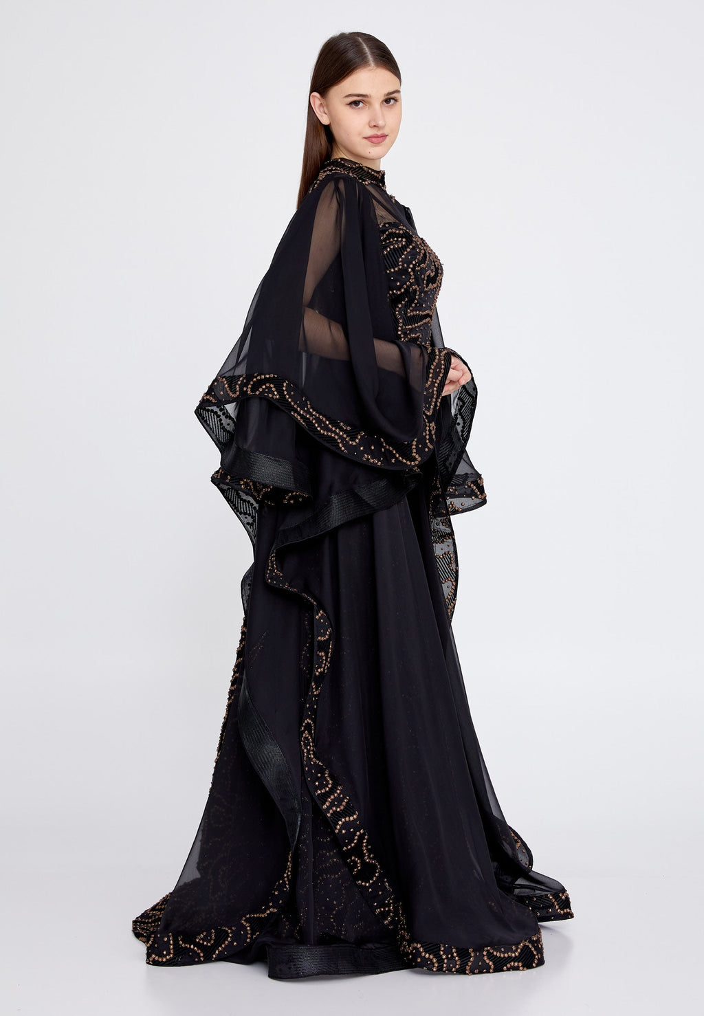 Long and chic evening dress