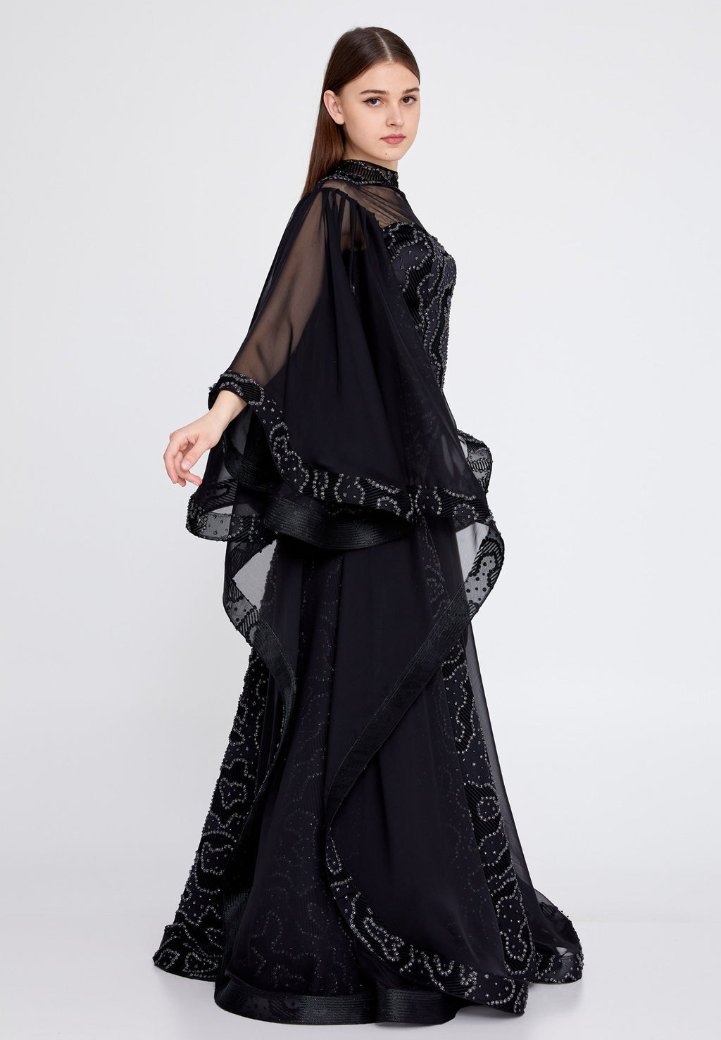 Long and chic evening dress