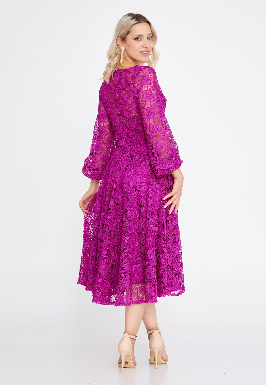 Mid-length cocktail dress with sleeves