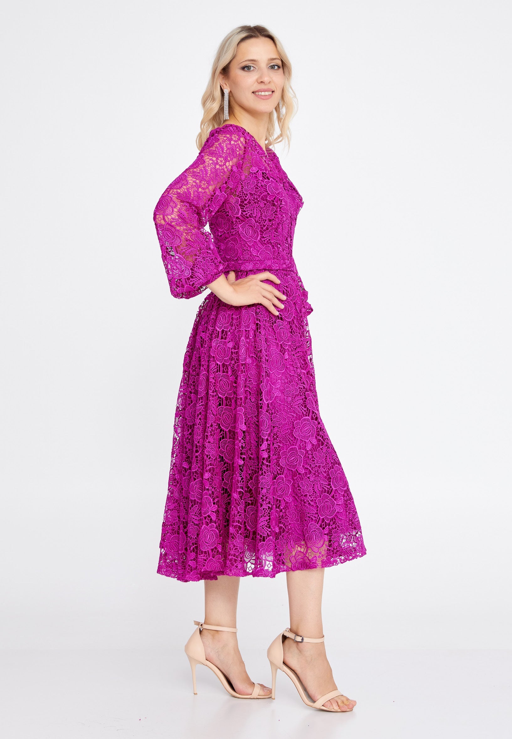 Mid-length cocktail dress with sleeves