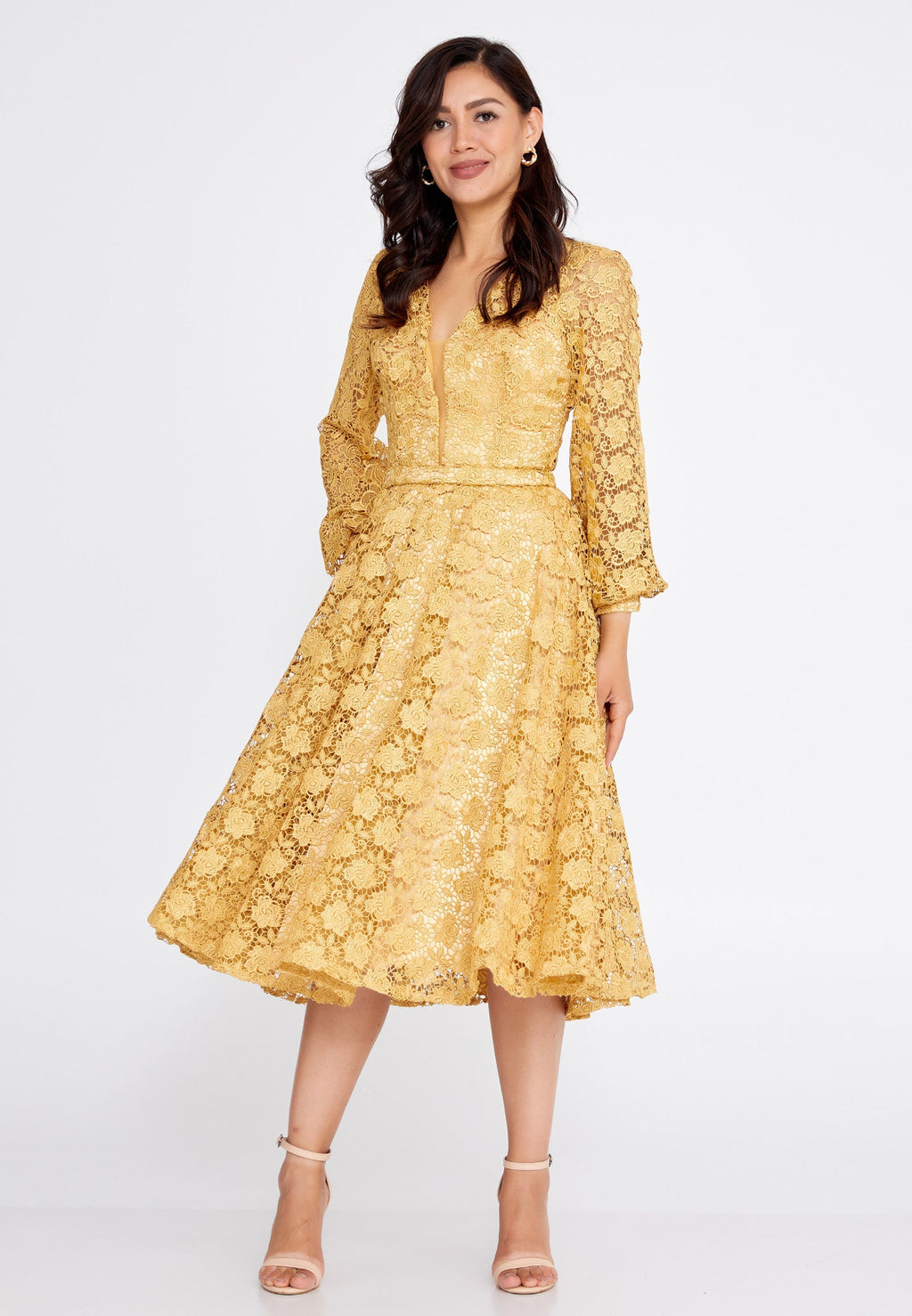 Mid-length cocktail dress with sleeves