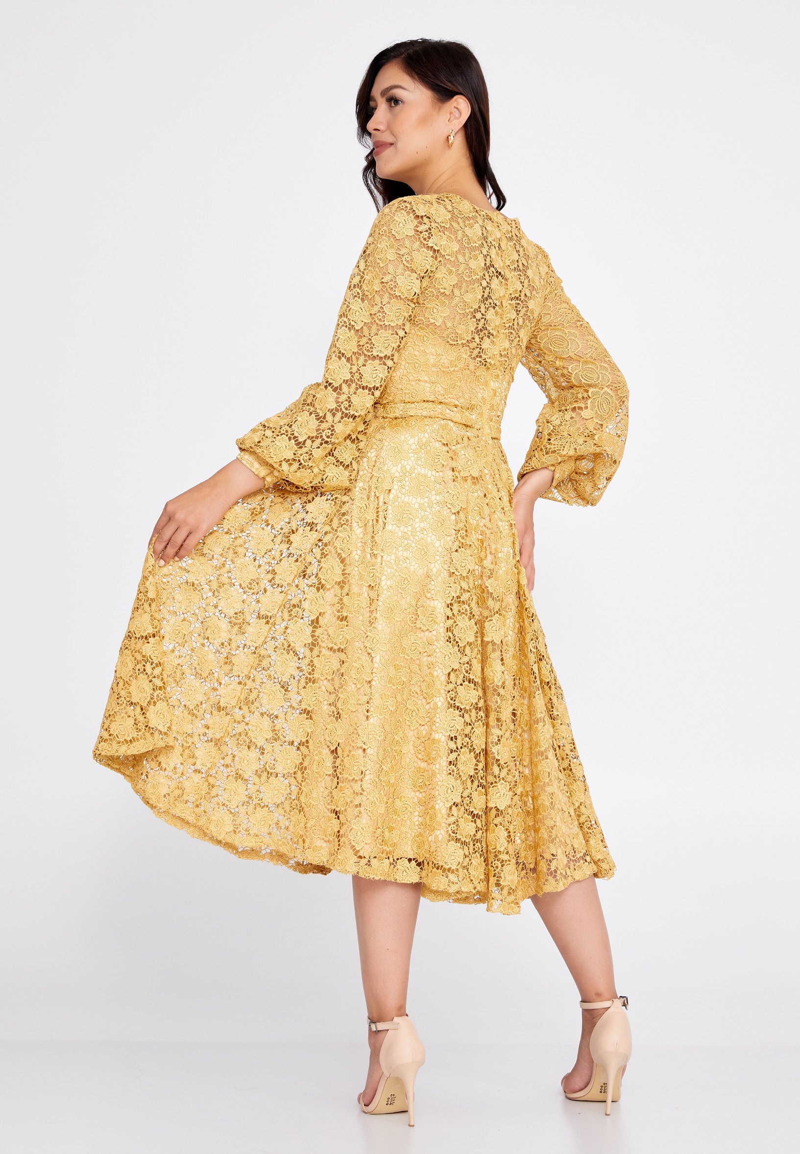 Mid-length cocktail dress with sleeves
