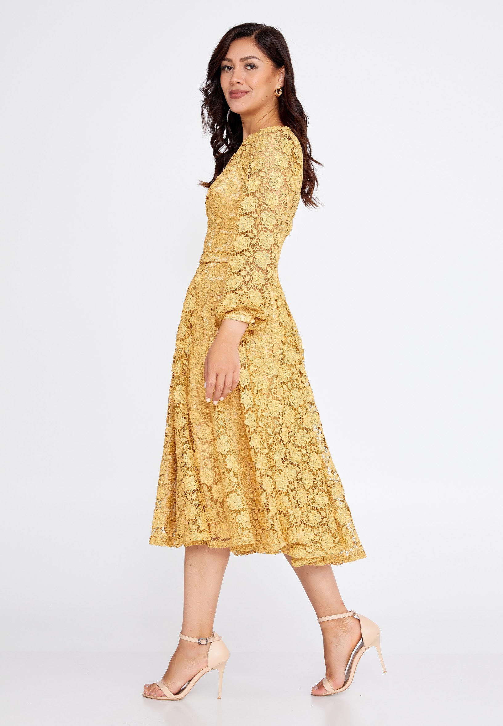 Mid-length cocktail dress with sleeves