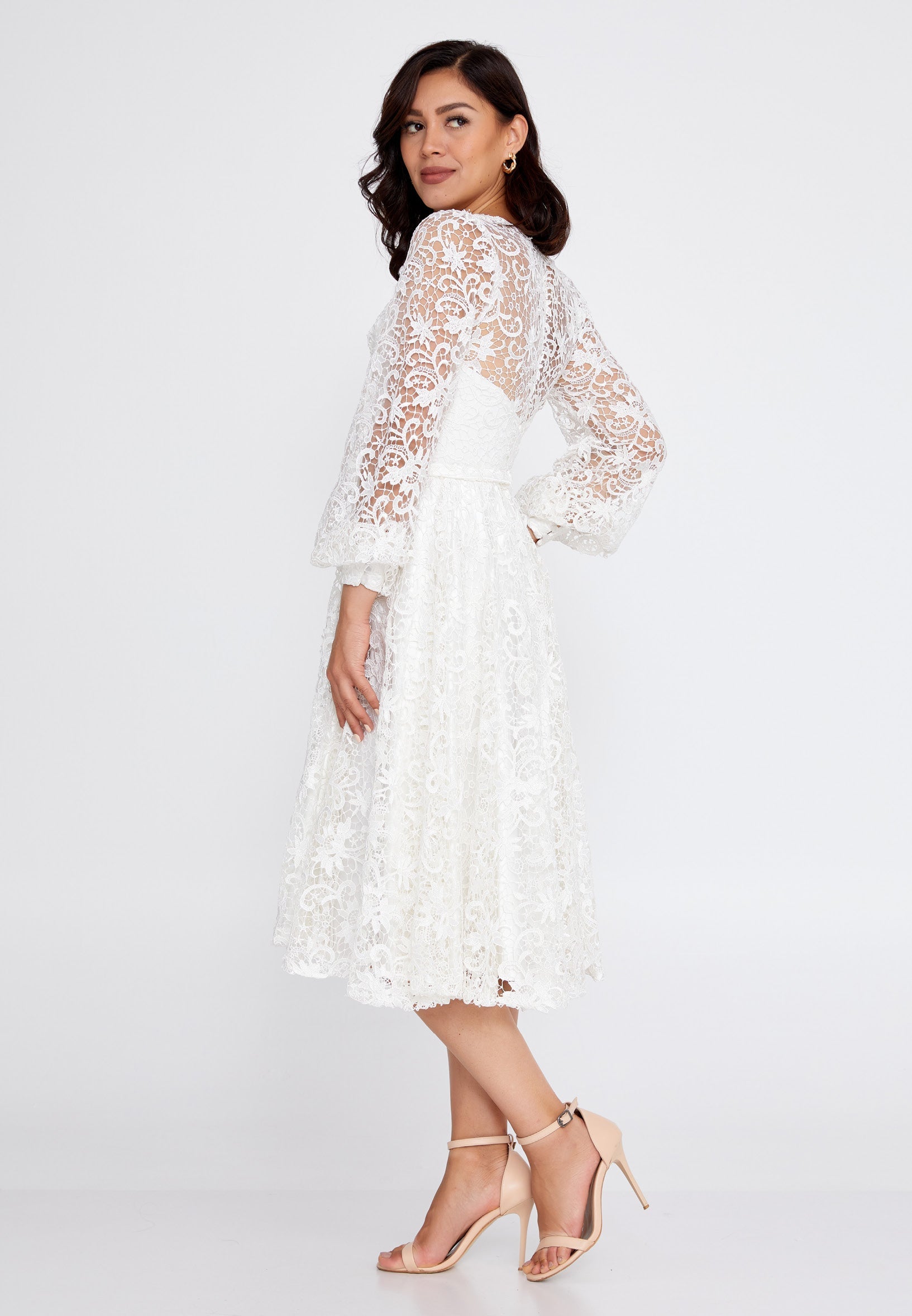 Mid-length cocktail dress with sleeves