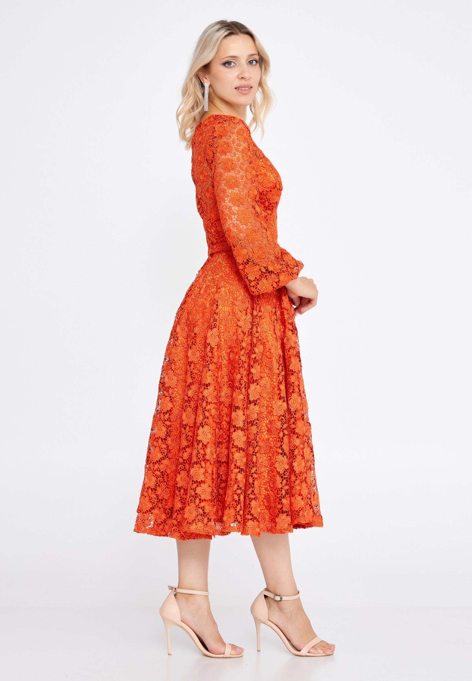 Mid-length cocktail dress with sleeves