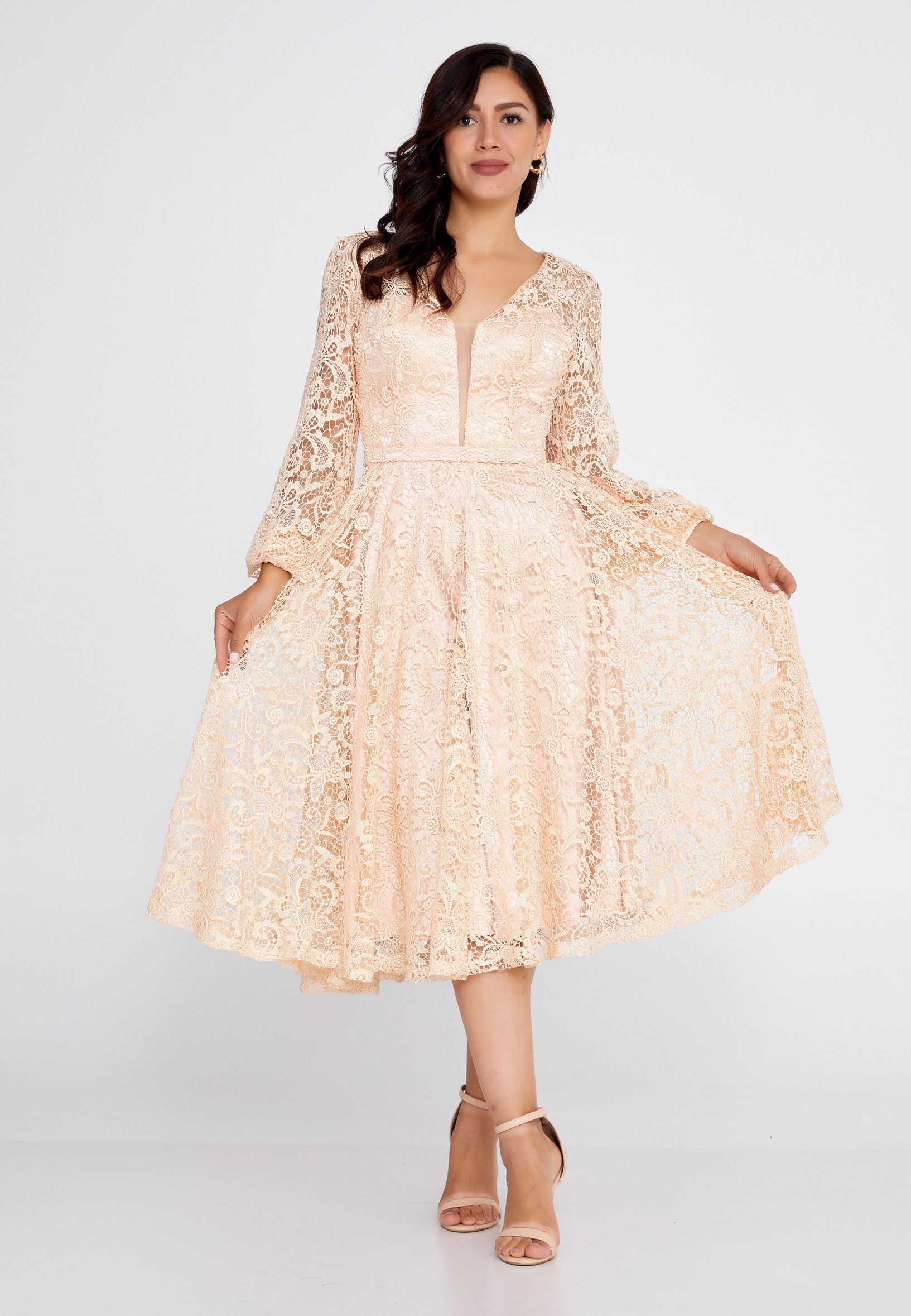 Mid-length cocktail dress with sleeves