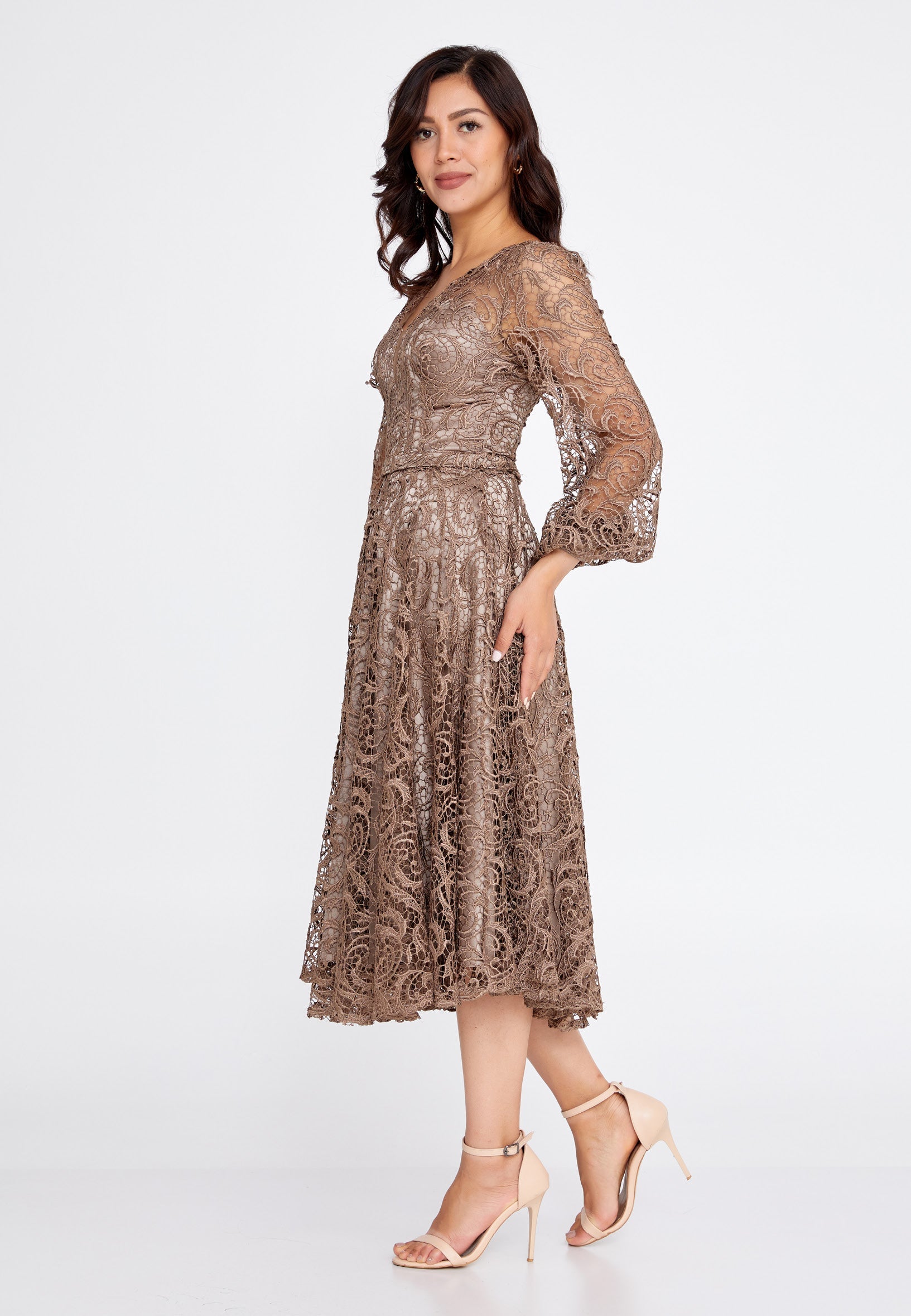 Mid-length cocktail dress with sleeves